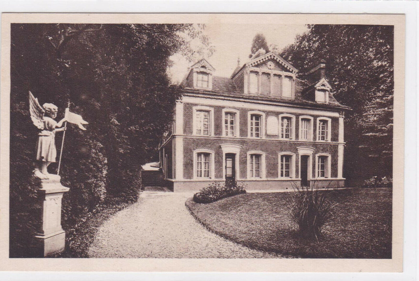CARTE POSTALE ANCIENNE NOIR & BLANC CPA LISIEUX LES BUISSONNETS FACADE D'ENTREE