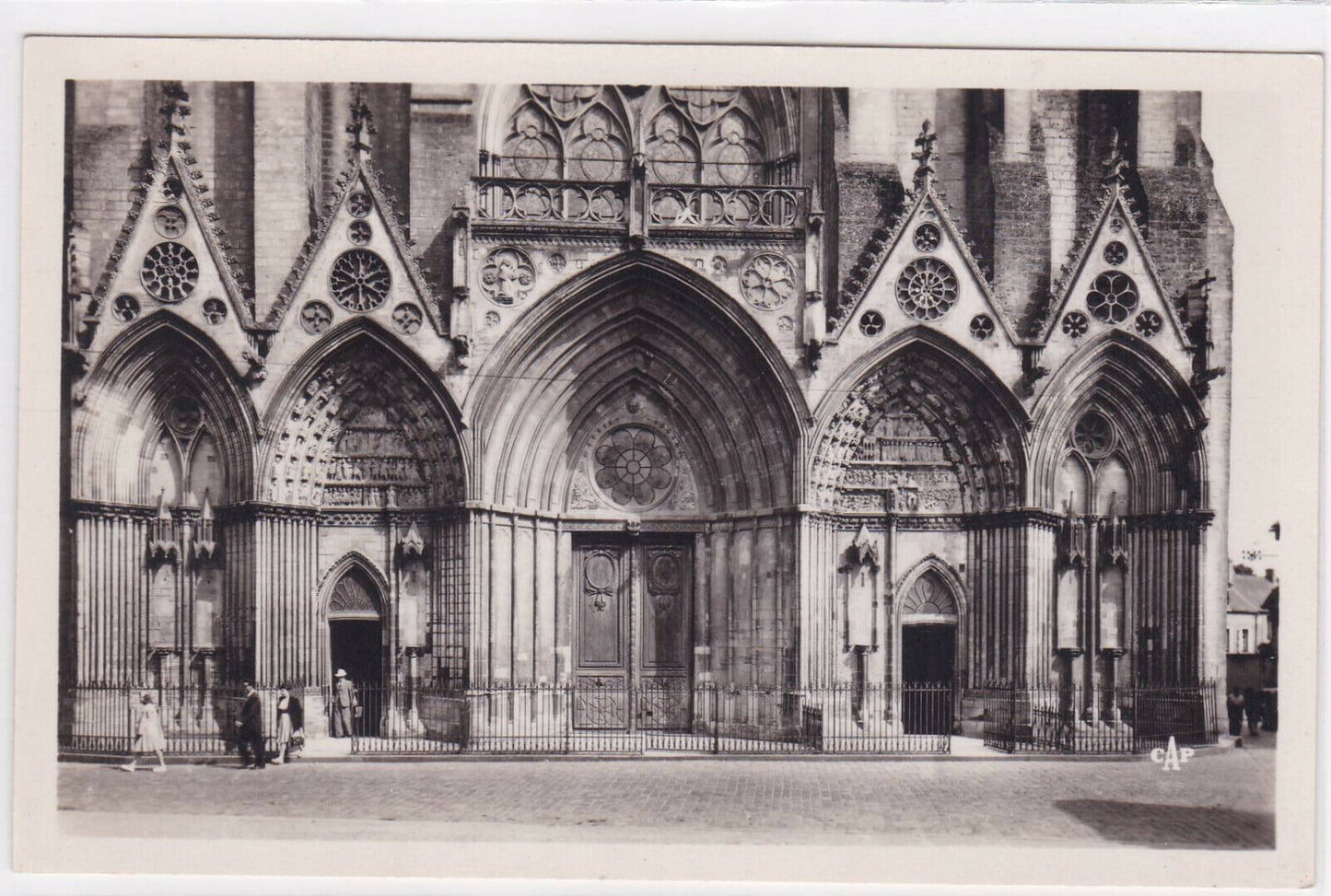 CARTE POSTALE ANCIENNE NOIR & BLANC CPA BAYEUX PORTAIL DE LA CATHEDRALE CALVADOS