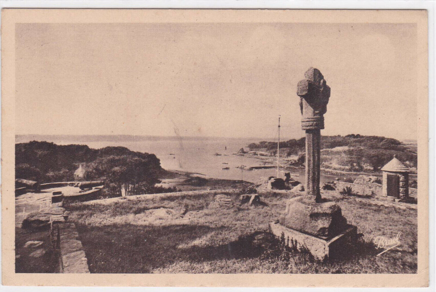 CARTE POSTALE ANCIENNE CPA ILE DE BREHAT LA CROIX DE CRECH'GUEN BRETAGNE