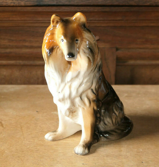 STATUETTE EN FAIENCE CHIEN COLLEY DECO OBJET DE VITRINE