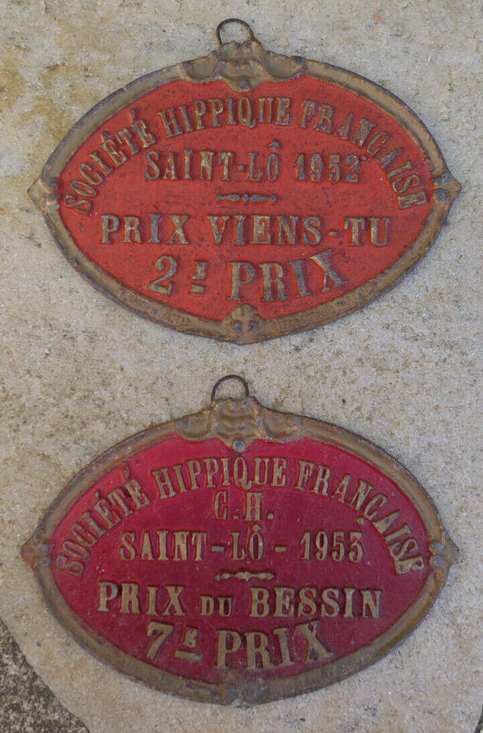 ANCIENNE PLAQUE CONCOURS SOCIETE HIPPIQUE FRANCAISE SAINT-LO NORMANDIE 1952/53