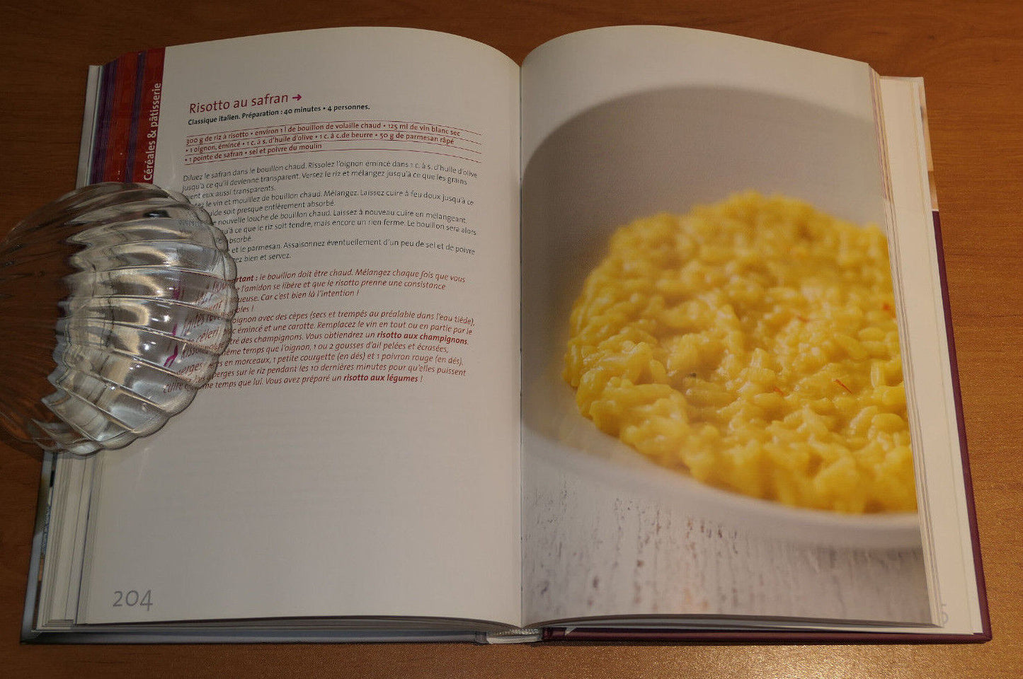 LA CUISINE DES FEMMES D'AUJOURD'HUI / 300 RECETTES / TECHNIQUE PHOTOS / 2009