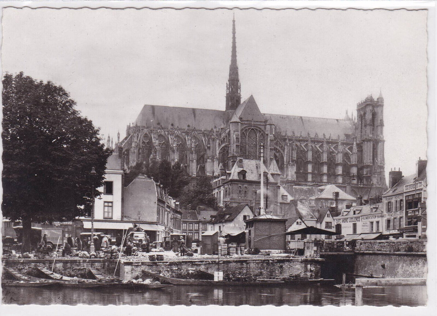 POSTCARD CPSM AMIENS THE CATHEDRAL AND THE WATER MARKET SOMME