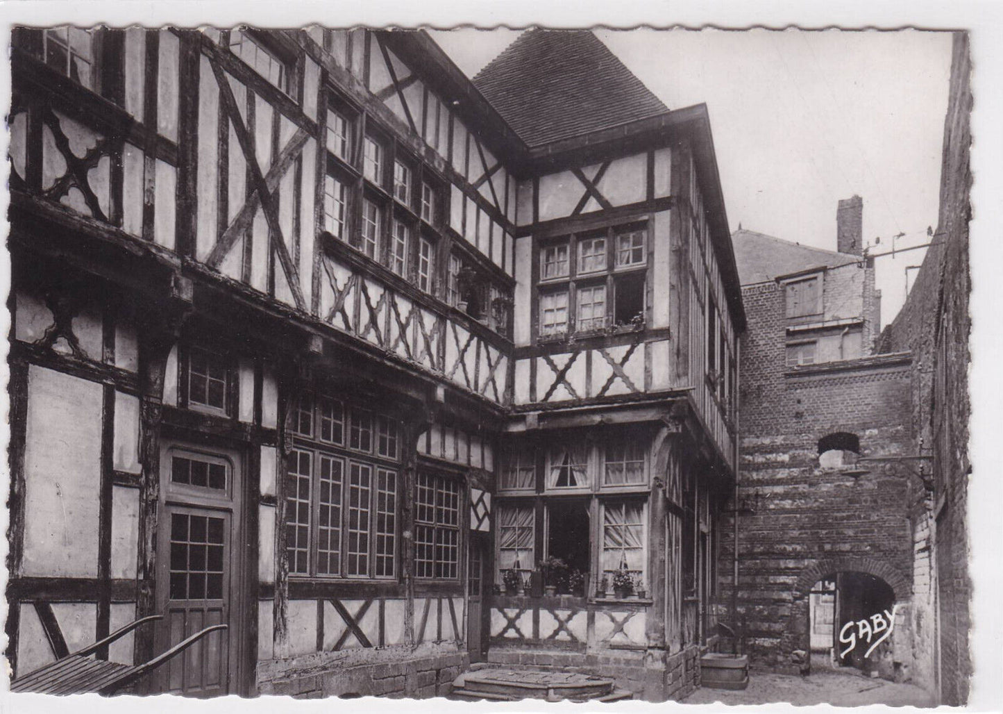 CARTE POSTALE CPSM AMIENS SOMME PASSAGE GOSSART LA MAISON DU BLANC PIGNON