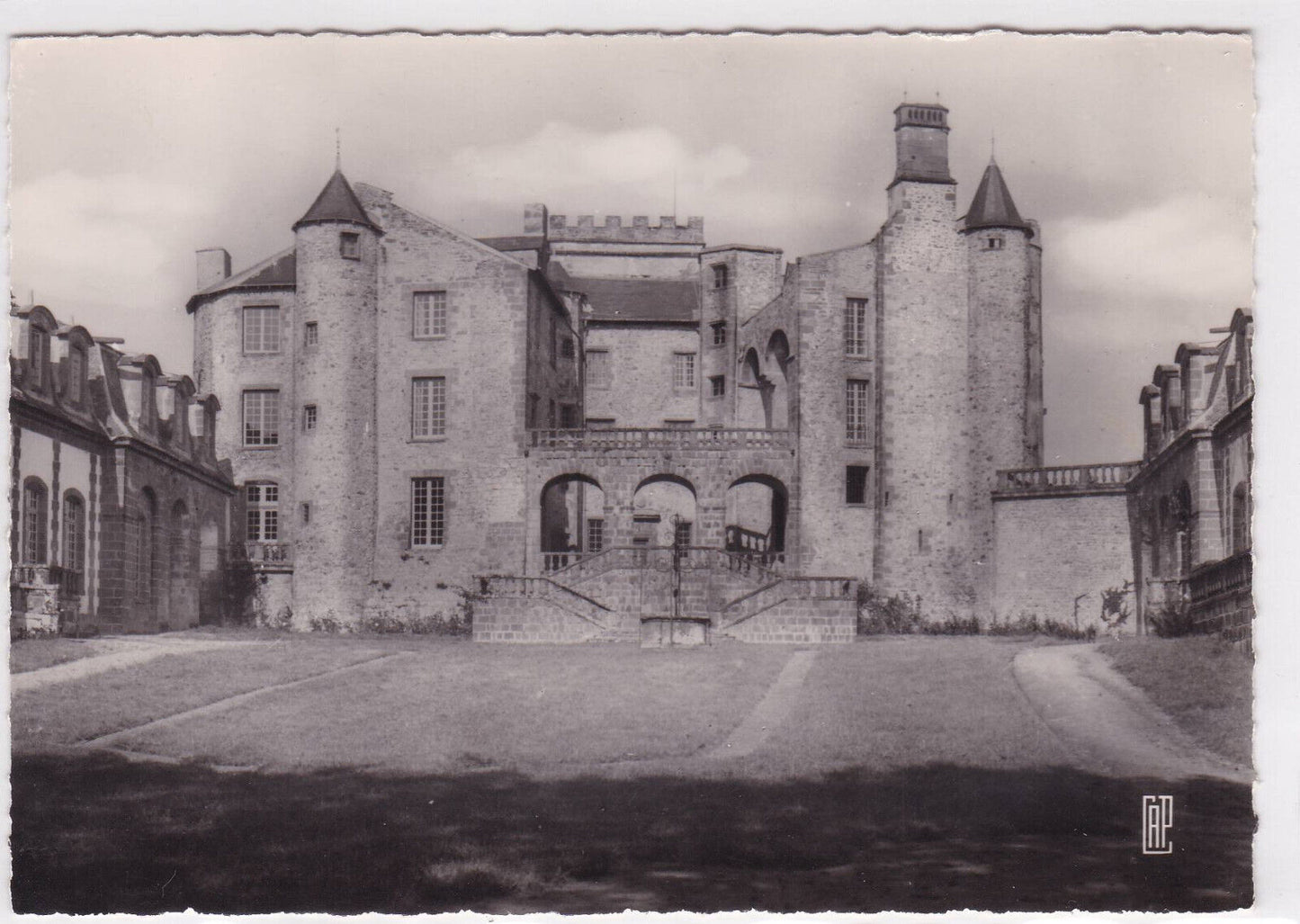 POSTCARD CPSM SURROUNDINGS OF CHATELGUYON THE CHATEAU DE CHAZERON