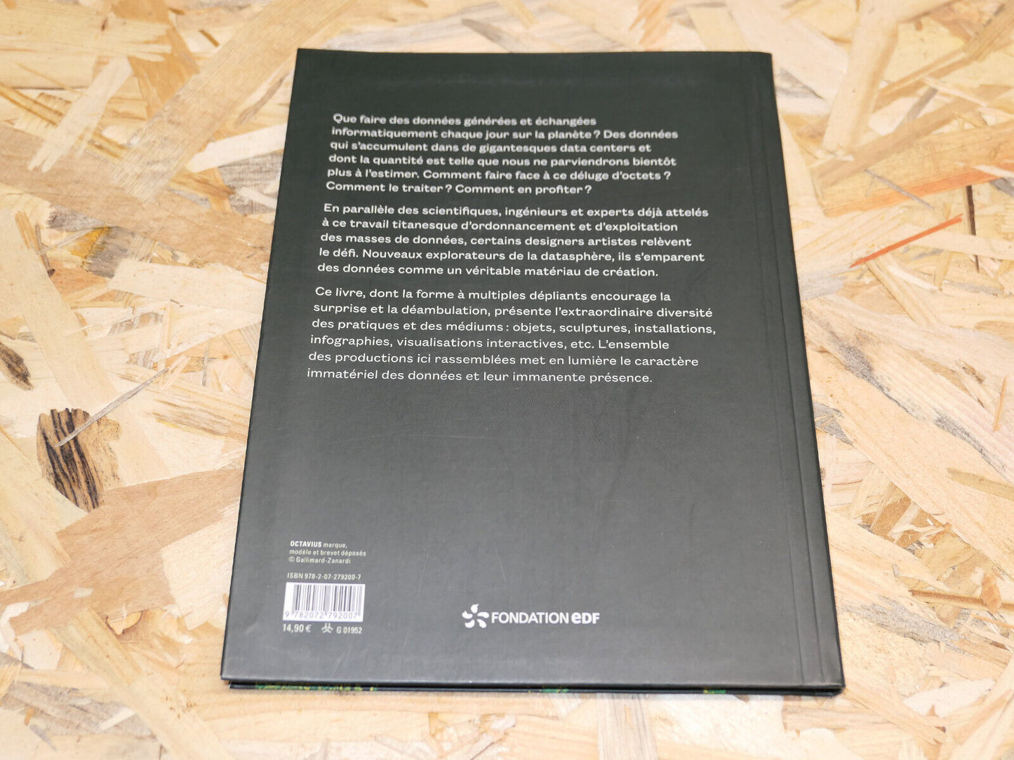 DATA DESIGN LES DONNEES COMME MATERIAU DE CREATION / DAVID BIHANIC / 2018