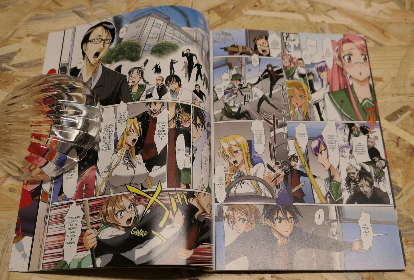 HIGHSCHOOL OF THE DEAD 1 / EDITION COULEUR / PIKA EDITION 2011 / FRANCAIS