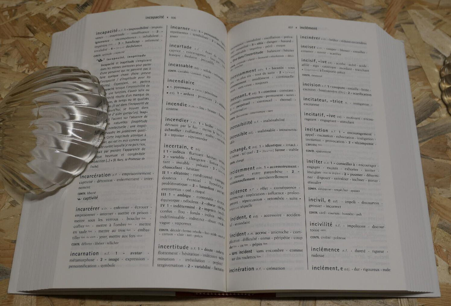 LE ROBERT DICTIONNAIRE DES SYNONYMES NUANCES ET CONTRAIRES / 2009