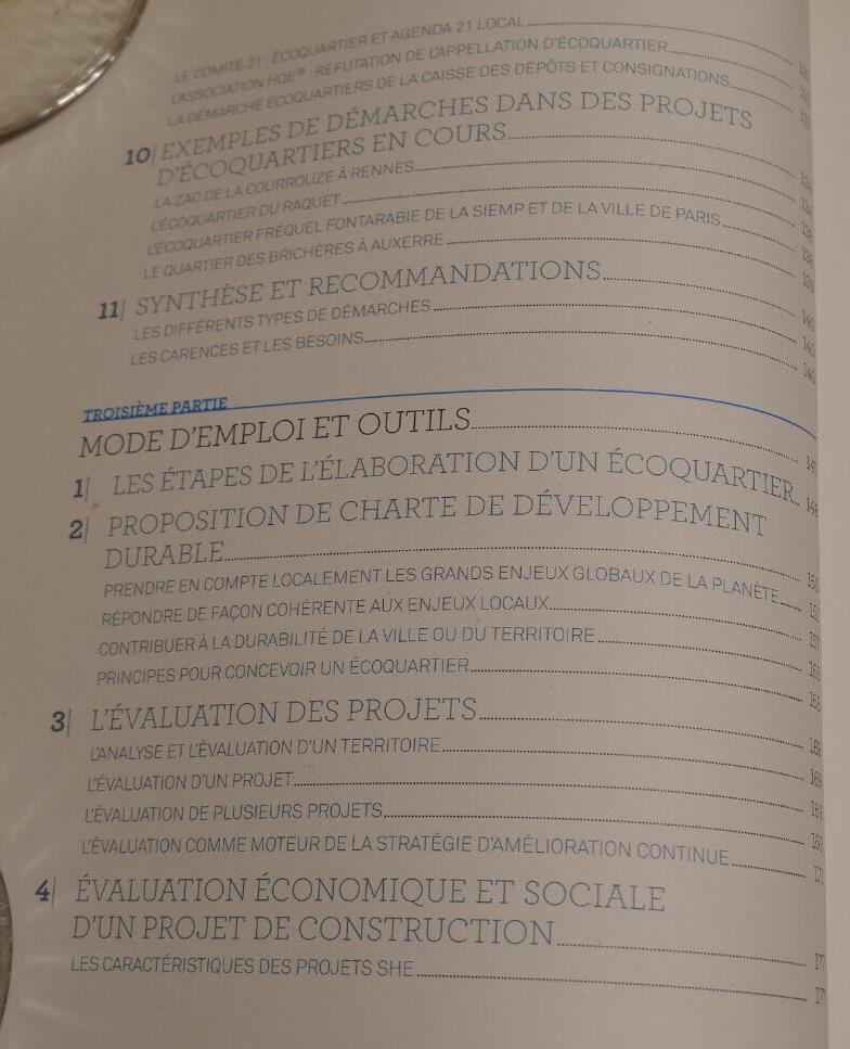 ECOQUARTIER MODE D'EMPLOI / EYROLLES 2009 URBANISME ENVIRONNEMENT VILLE ECONOMIE