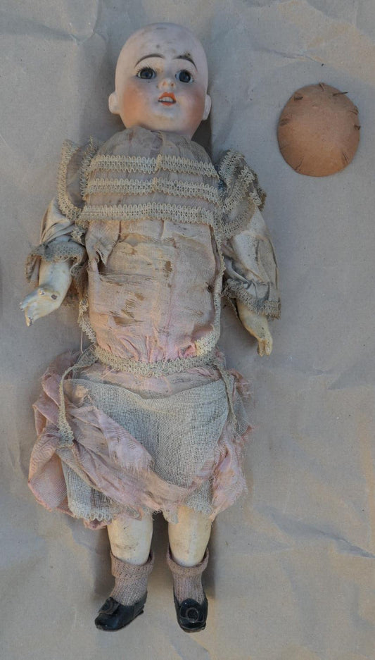 ANCIENNE POUPEE TETE PORCELAINE