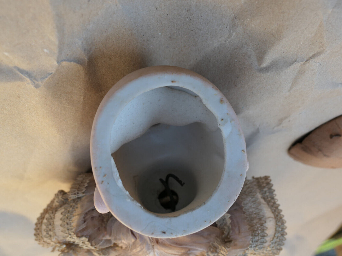 ANCIENNE POUPEE TETE PORCELAINE