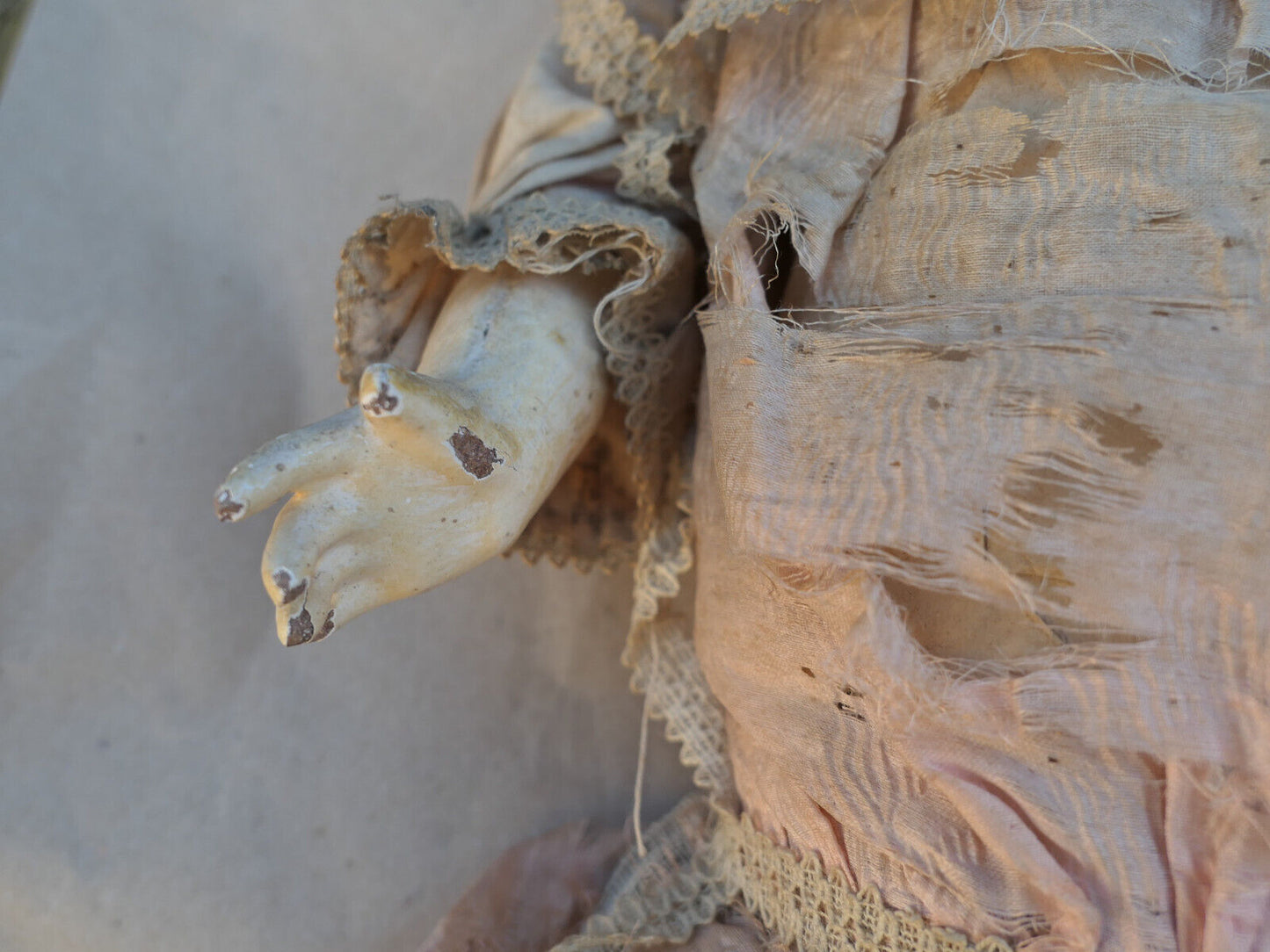 ANCIENNE POUPEE TETE PORCELAINE