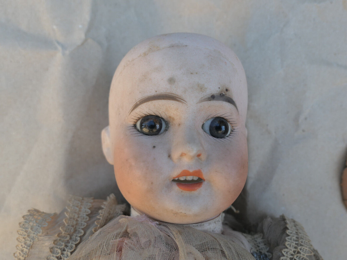 ANCIENNE POUPEE TETE PORCELAINE