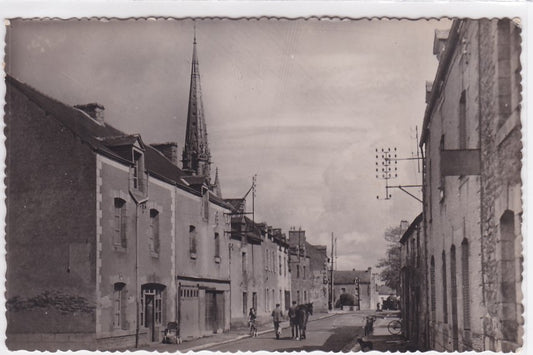Carte Postale Semi-Moderne CPSM Bains-Sur-Oust Le Bourg