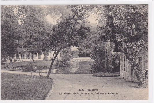 Carte Postale Ancienne CPA Versailles - La Maison De La Reine Et La Laiterie À T