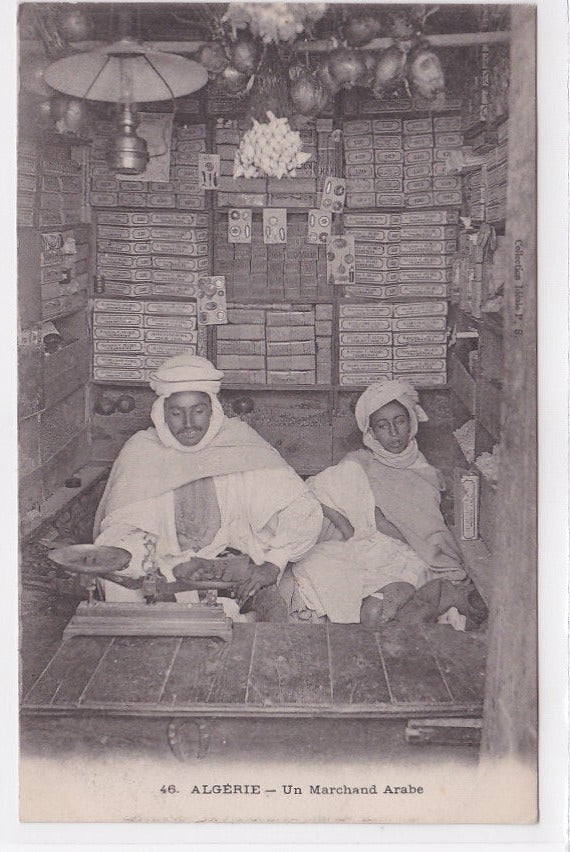 Carte Postale Ancienne CPA Algérie - Un Marchand Arabe