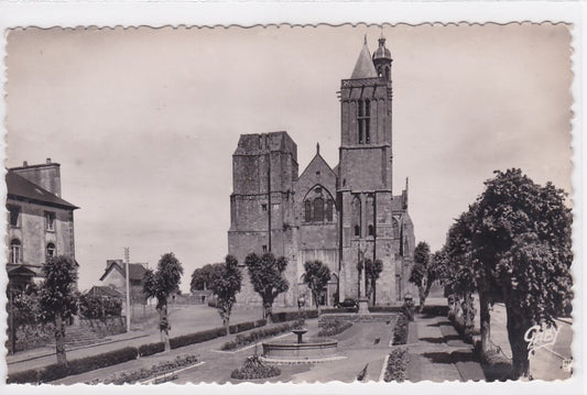 Carte Postale Semi-Moderne CPSM 35 - Dol-De-Bretagne - La Cathédrale Saint-Samso