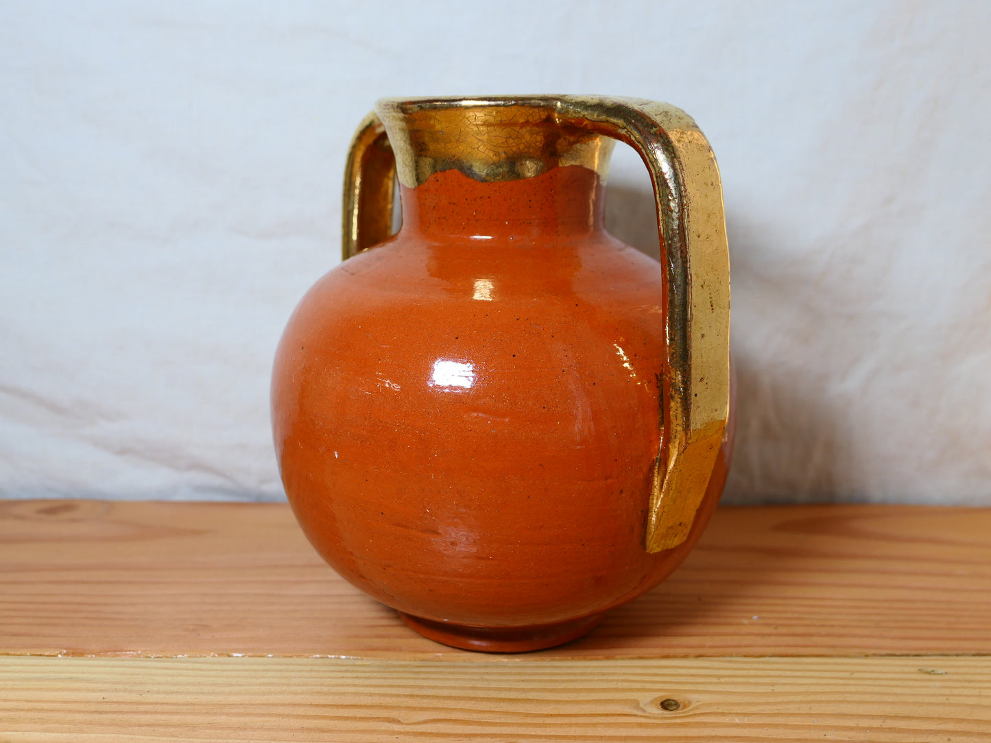 Ancien Vase En Terre Cuite À Oreilles Bavent Tuilerie Normande Signature TN Époque Art-Déco Femme Normande Avec Coiffe Traditionnelle