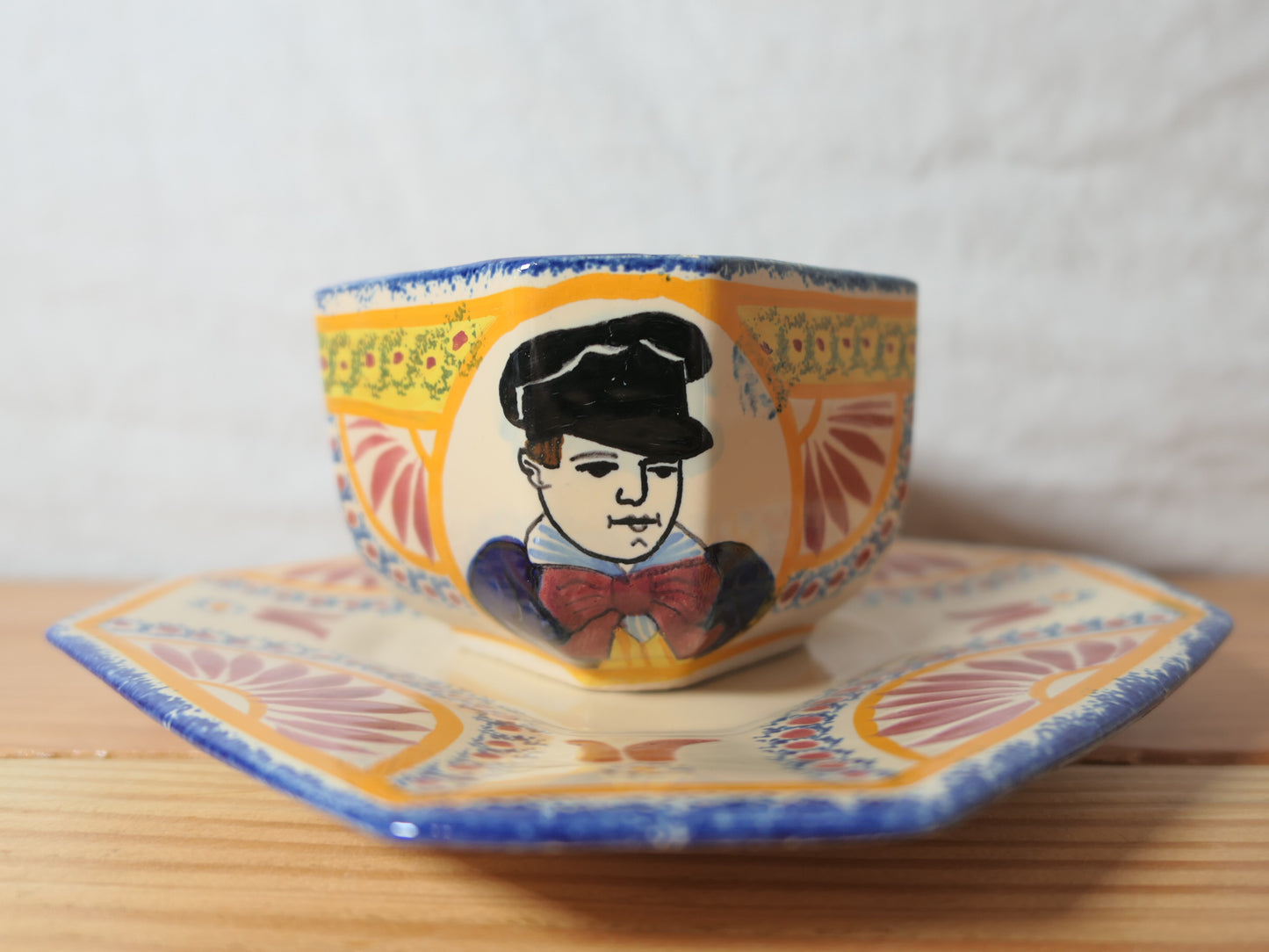 Ancienne Tasse À Déjeuner En Faïence - Sainte-Honorine-Sur-Mer