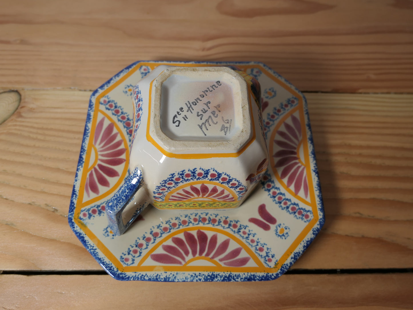 Ancienne Tasse À Déjeuner En Faïence - Sainte-Honorine-Sur-Mer