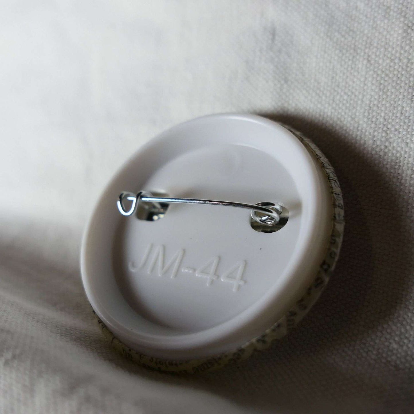 Cheval De Bois - Badge Encyclopédique Original - Ancienne Gravure