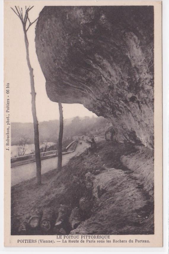 Old Postcard CPA 86 Poitiers - The Road to Paris Under the Rocks