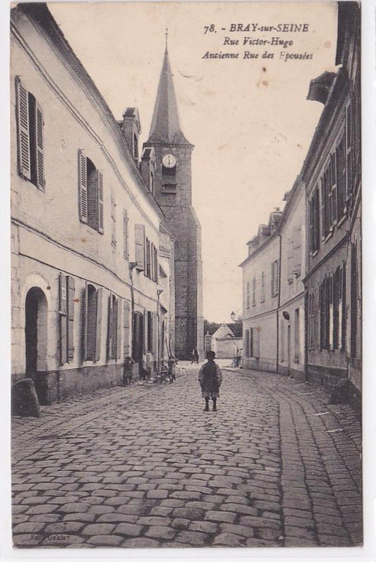 Carte Postale Ancienne CPA 77 Bray-Sur-Seine - Rue Victor Hugo