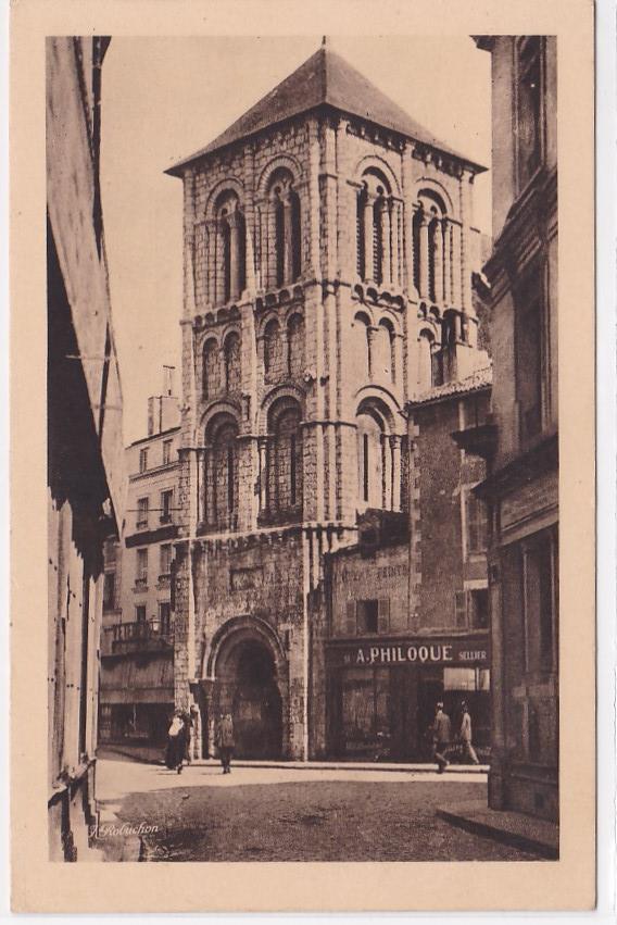 Old Postcard CPA Poitiers - Romanesque Bell Tower of the Saint-Porchaire Church