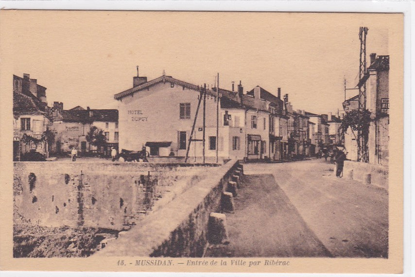 Old Postcard CPA 24 Mussidan - Entrance to the Town via Ribérac