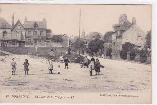 Carte Postale Ancienne CPA Orne 61 Domfront - La Place De La Bruyère