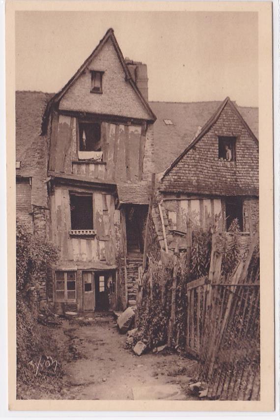 Old Postcard CPA Fougères - Old Houses from the 16th Century