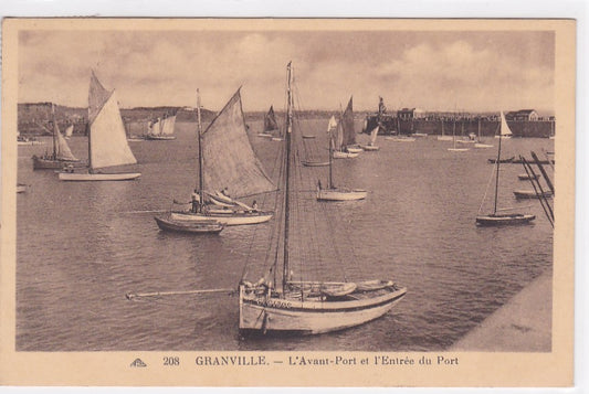 Carte Postale Ancienne CPA 50 Granville - L'Avant-Port Et L'Entrée Du Port