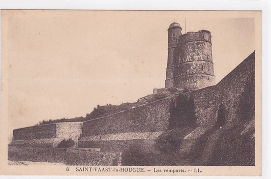 Carte Postale Ancienne CPA Manche 50 Saint-Vaast-La-Hougue - Les Remparts