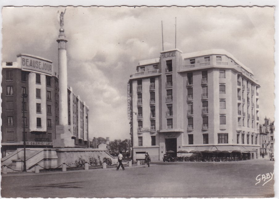 Carte Postale CPSM Calvados 14 - Caen - Place Foch