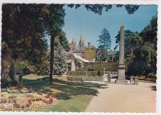 Carte Postale CPSM 50 Les Joyaux Du Cotentin - Coutances - Le Jardin Public