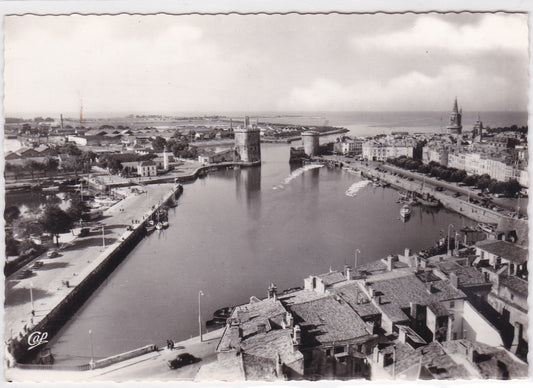 Carte Postale CPSM 17 La Rochelle - Vue Générale Du Port