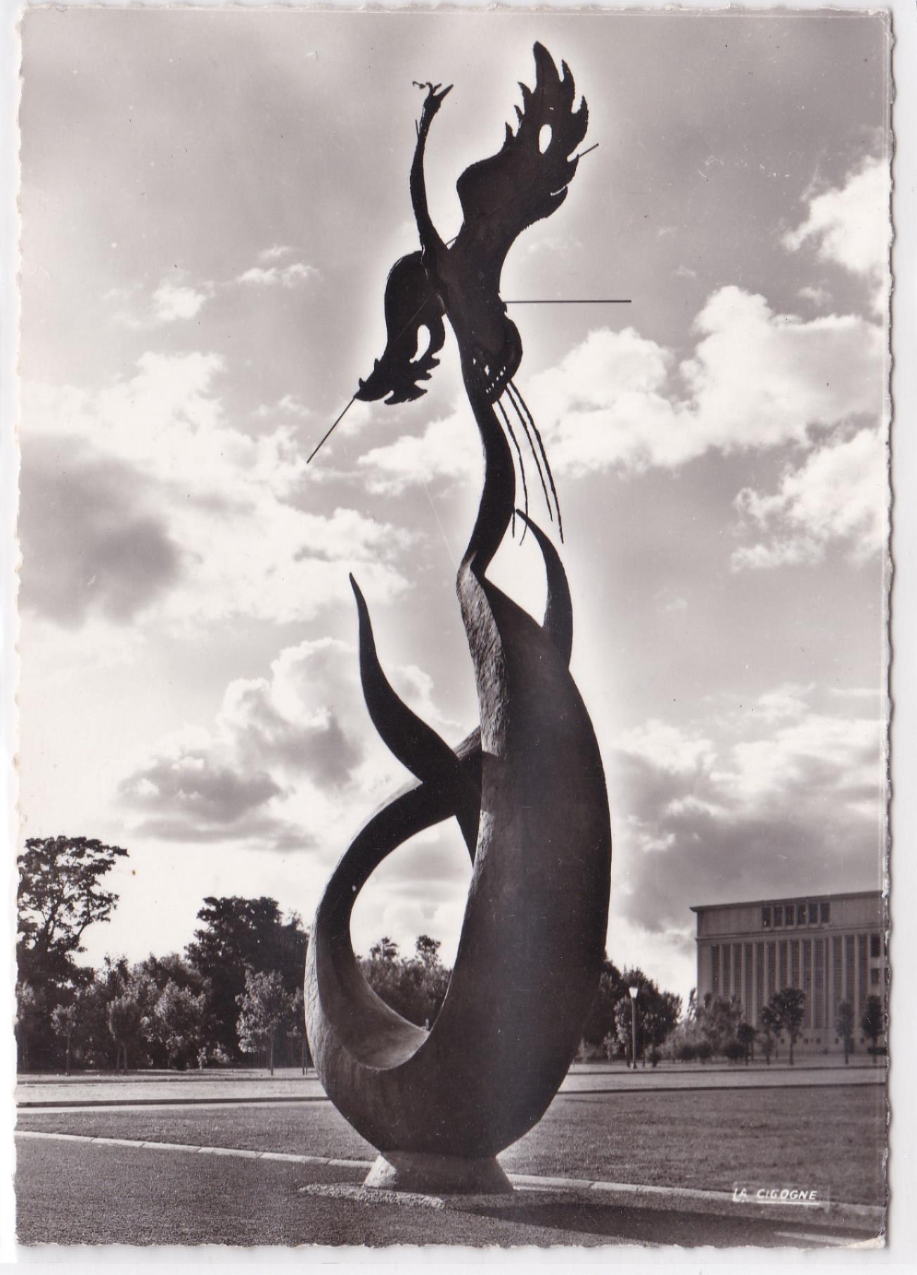 Carte Postale CPSM 14 Caen - L'Université - Statue Le Phénix