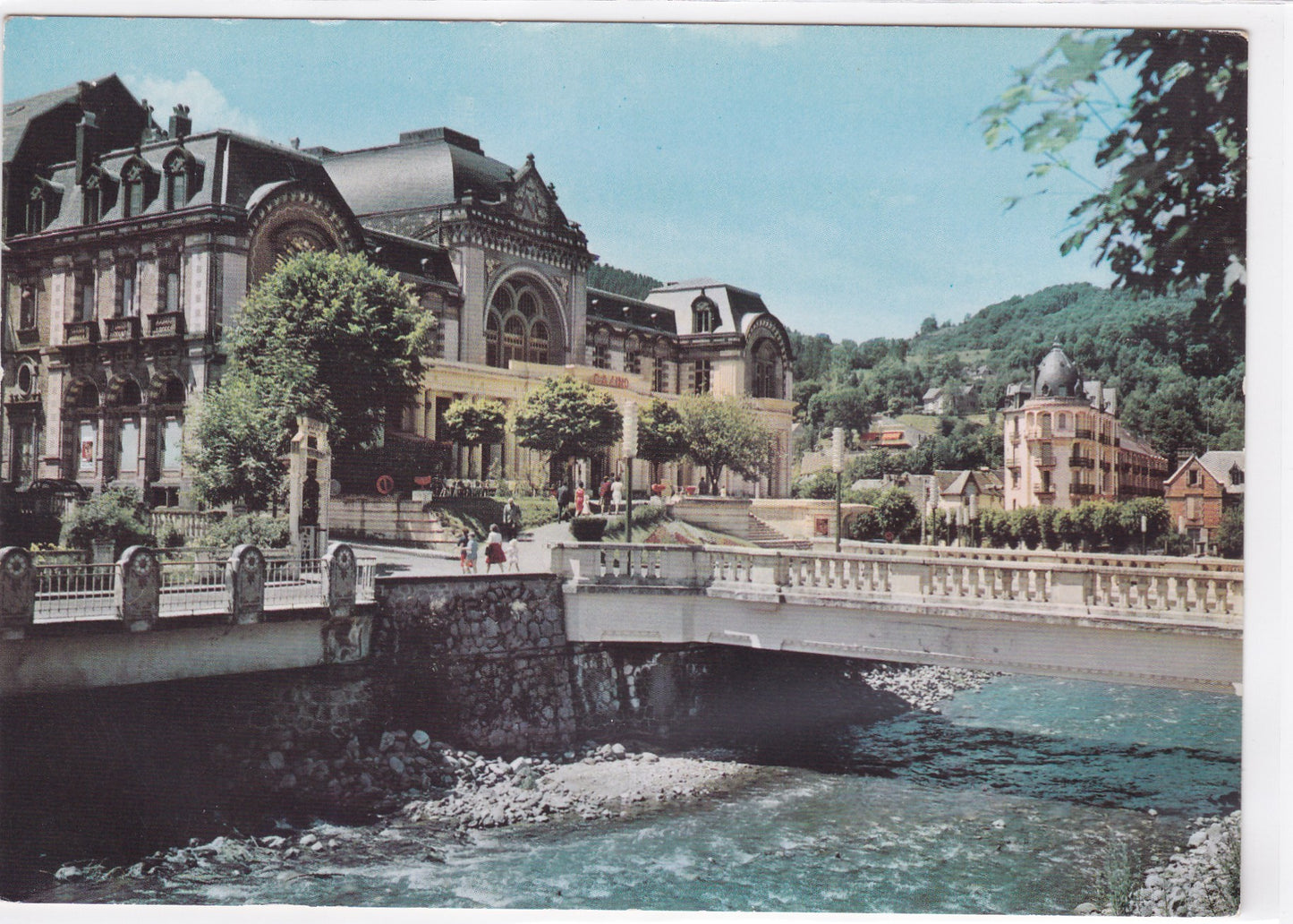 Carte Postale CPSM 63 La Bourboule - Pont Sur La Dordogne - Le Casino