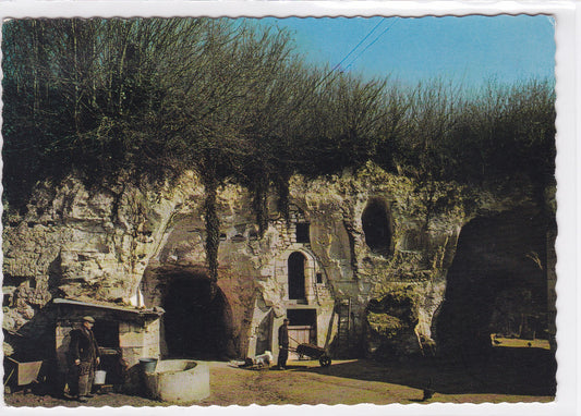 Carte Postale CPSM 49 Louresse-Rochemenier Couvent De La Lau Caves Troglodytes