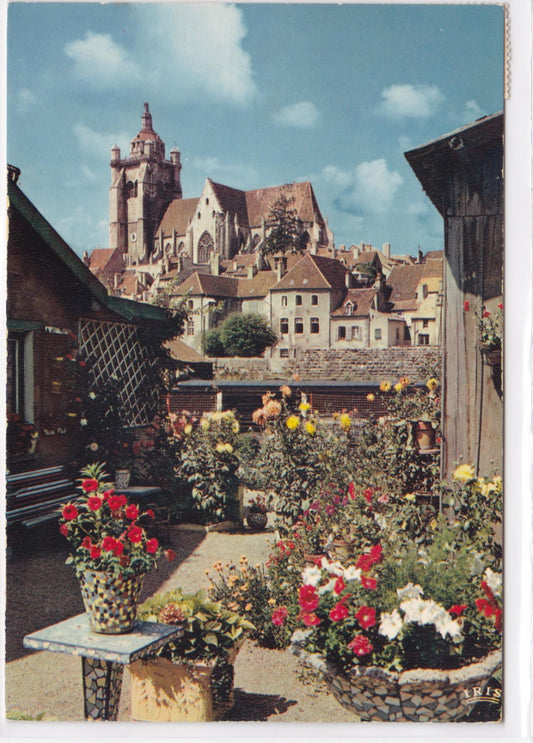 Carte Postale CPSM 39 Dole - Échappée Vers La Basilique
