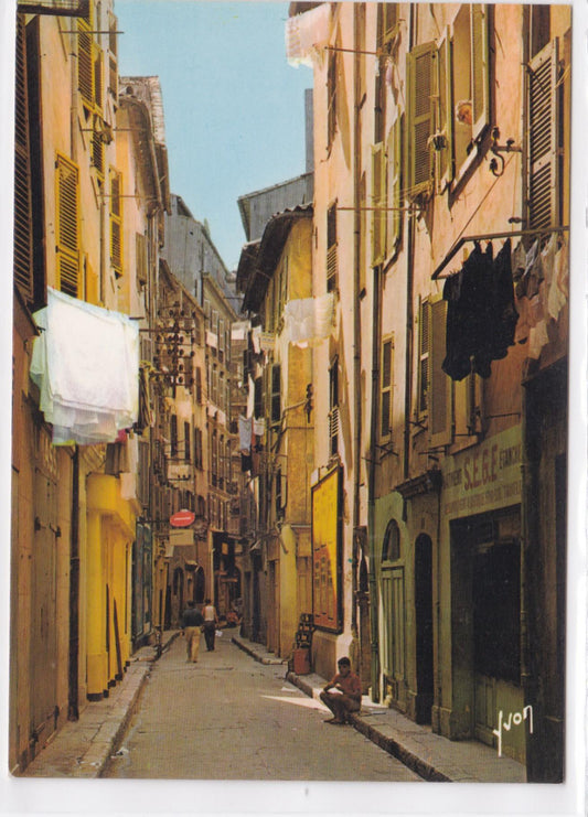 Carte Postale CPM 83 Toulon - Une Rue De La Vieille Ville