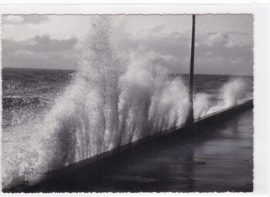 Carte Postale CPSM 50 Agon-Coutainville - Beauté Des Vagues