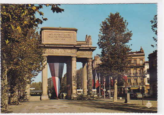 Carte Postale CPSM 31 Toulouse Cité Des Violettes Le Monument Aux Combattants