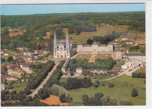 Carte Postale CPM 61 La Chapelle Montligeon Vue Générale Basilique Notre-Dame