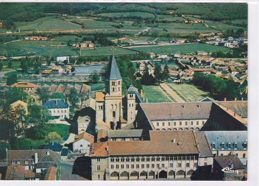 Carte Postale CPM 71 Cluny Vue Aérienne L'Abbaye Et L'École Des Arts Et Métiers
