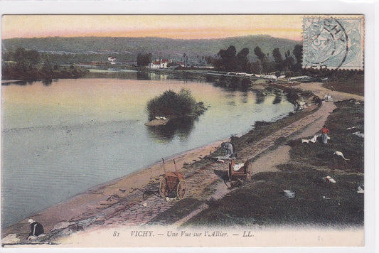 Carte Postale CPA 03 Vichy - Une Vue Sur L'Allier