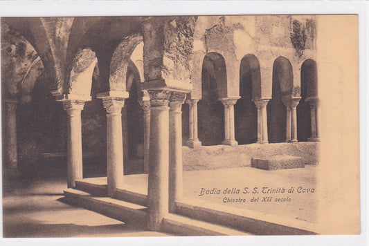 Carte Postale CPA Badia Della S. S. Trinità Di Cava Chiostro Del XII Secolo
