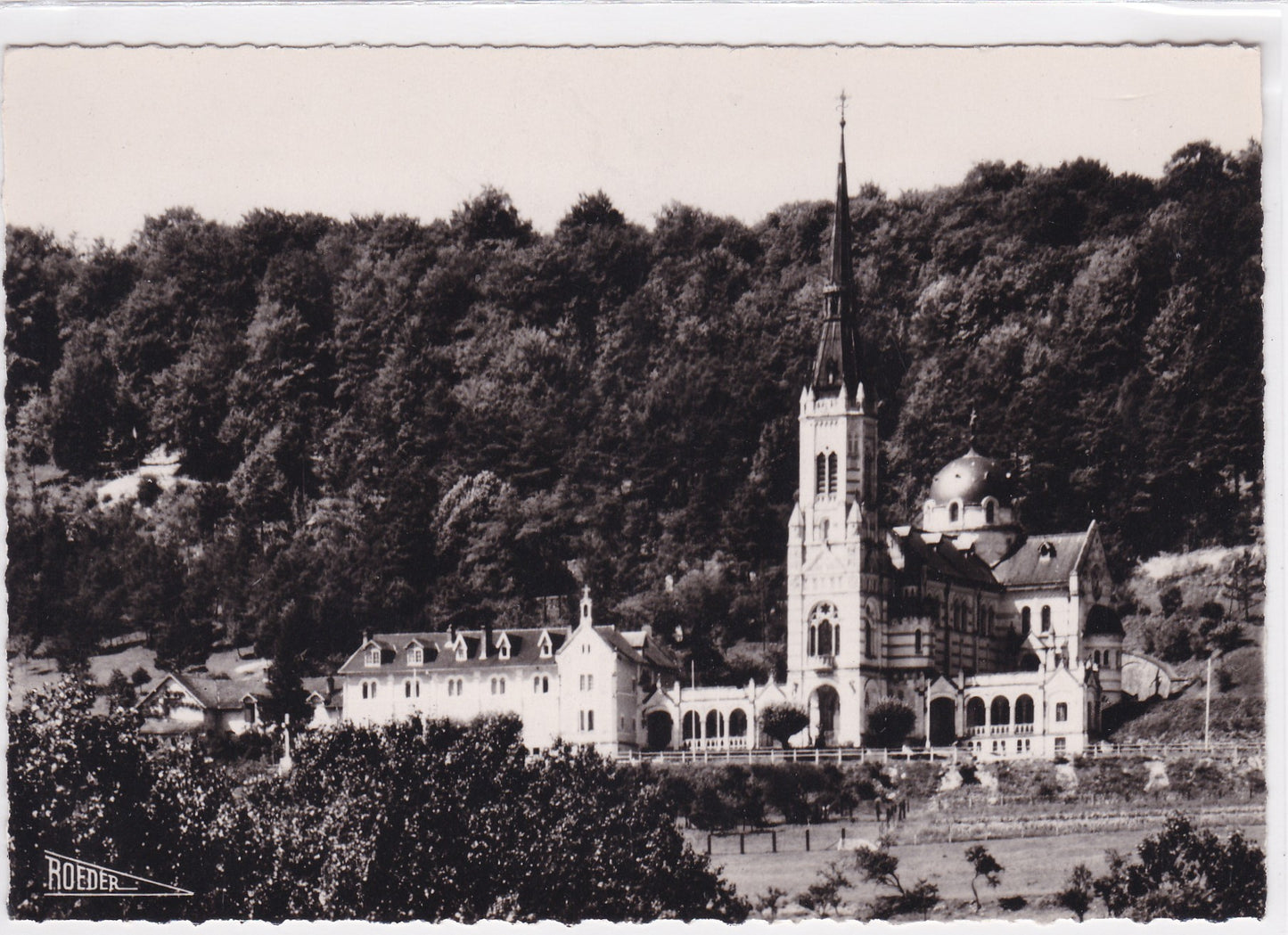 Carte Postale CPSM 88 La Basilique Nationale De Domrémy