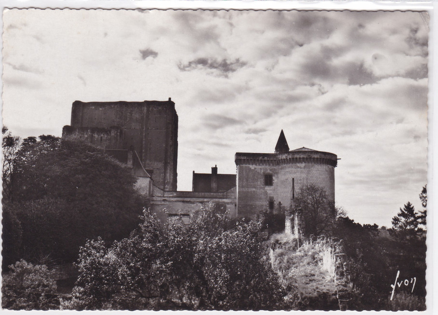 Carte Postale CPSM 37 Château De Loches - Le Donjon Et La Tour Louis XI