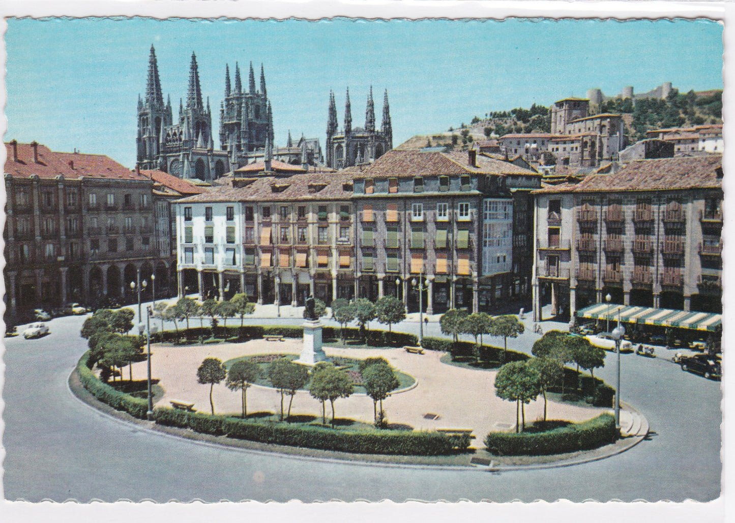 Carte Postale CPSM Spain - Burgos Plaza De José Antonio - Estatua De Carlos III